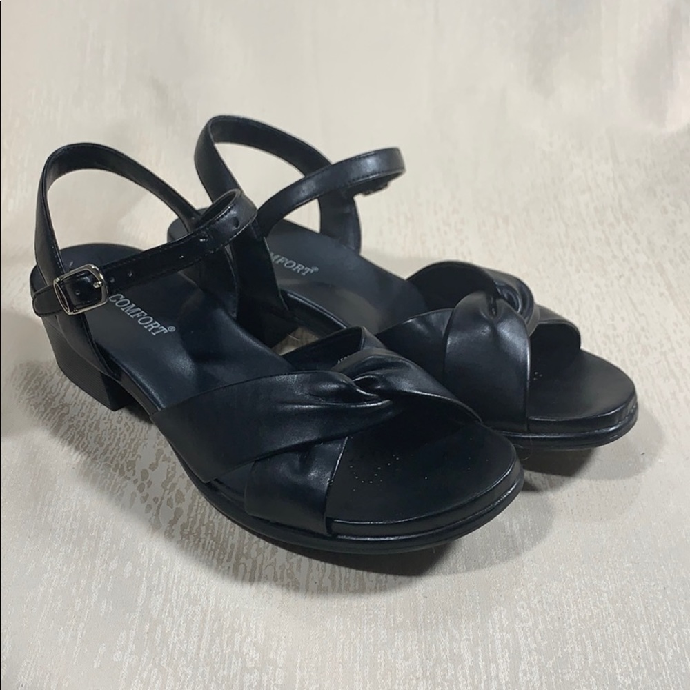 I Love Comfort Black  Low Block Heel Sandals - Size 7M Twist Front Ankle Strap